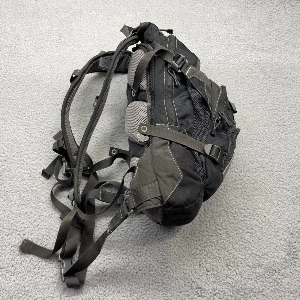 CamelBak M.U.L.E. Black Hydration Backpack & Unbottle Insulated Sleeve Combo Set